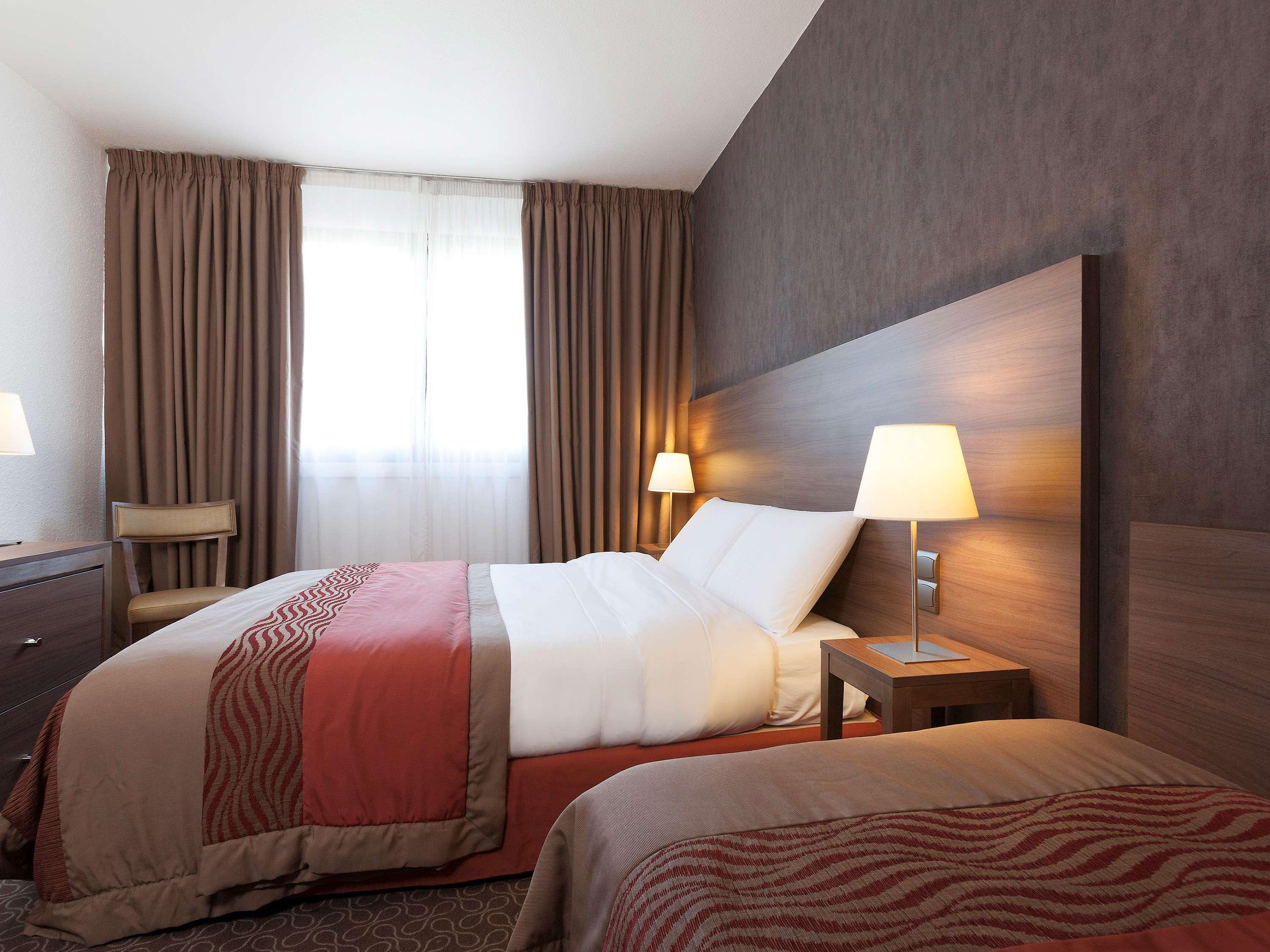Mercure Versailles Paris Ouest Екстериор снимка