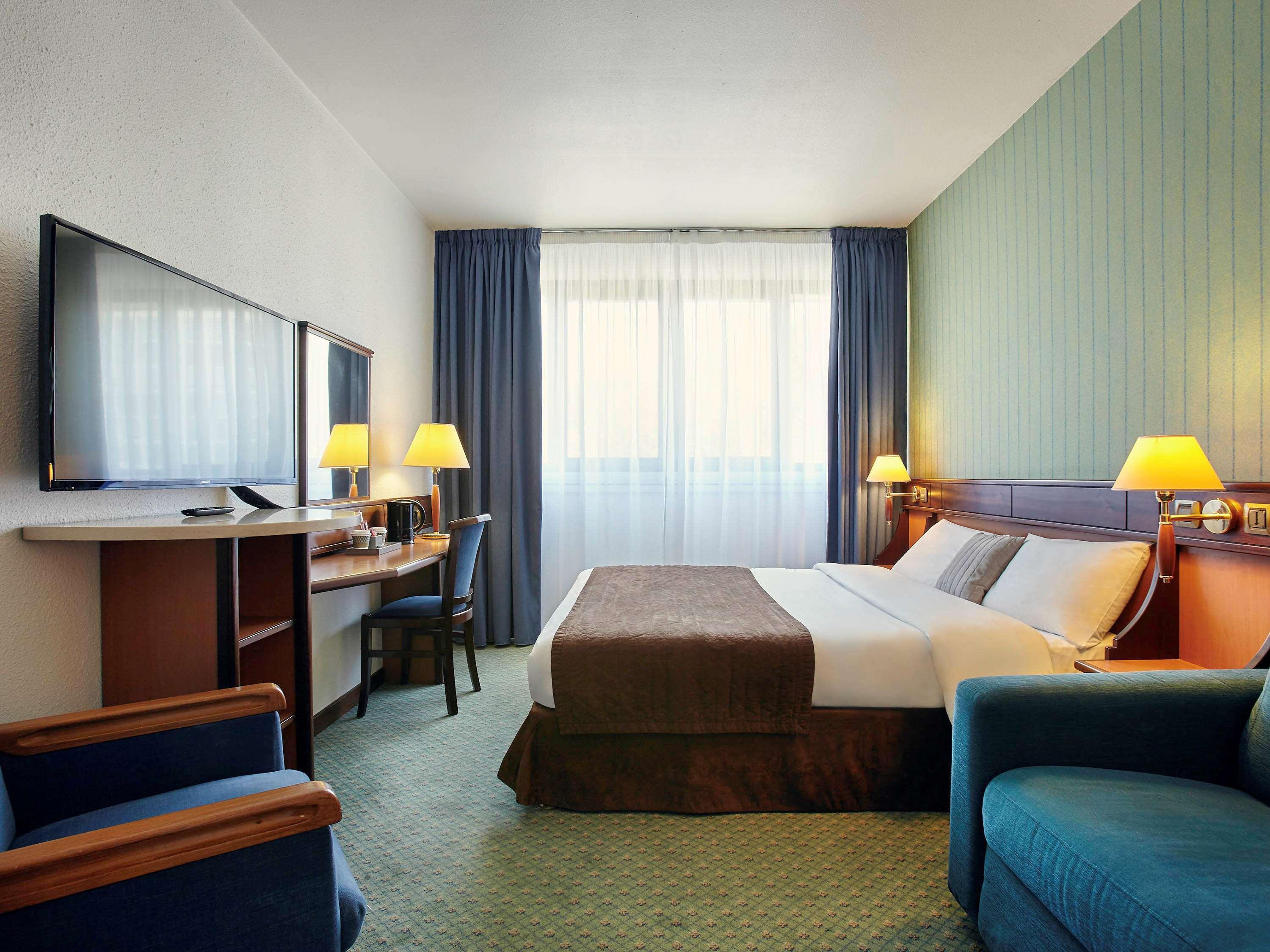 Mercure Versailles Paris Ouest Екстериор снимка