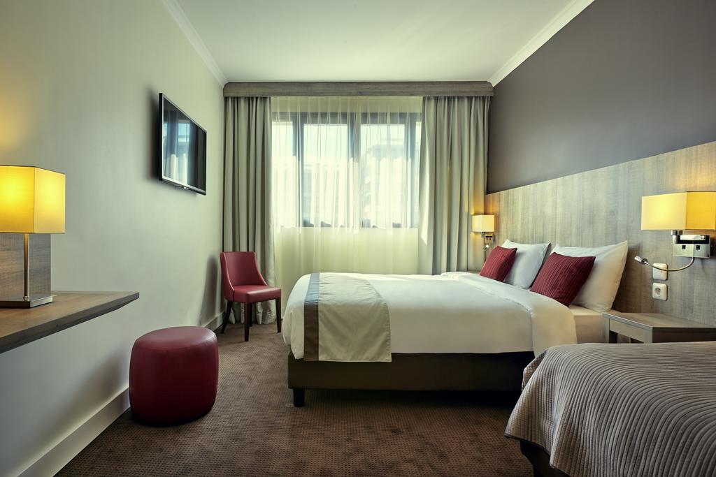 Mercure Versailles Paris Ouest Екстериор снимка